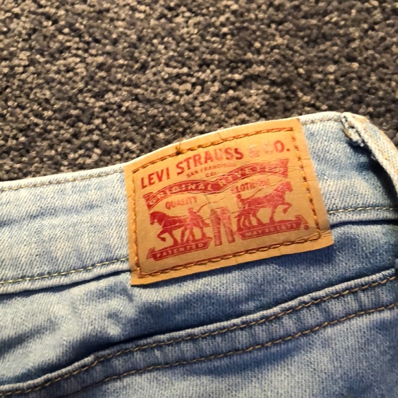 Levi’s 311 Skinny Jeans - Picture 5 of 5